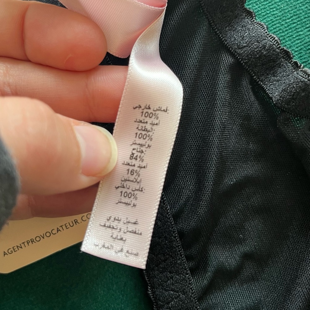 Agent Provocateur Wanda Black Lace Underwire Intimate Plunge V Bra NWT Size 36C - Picture 14 of 15